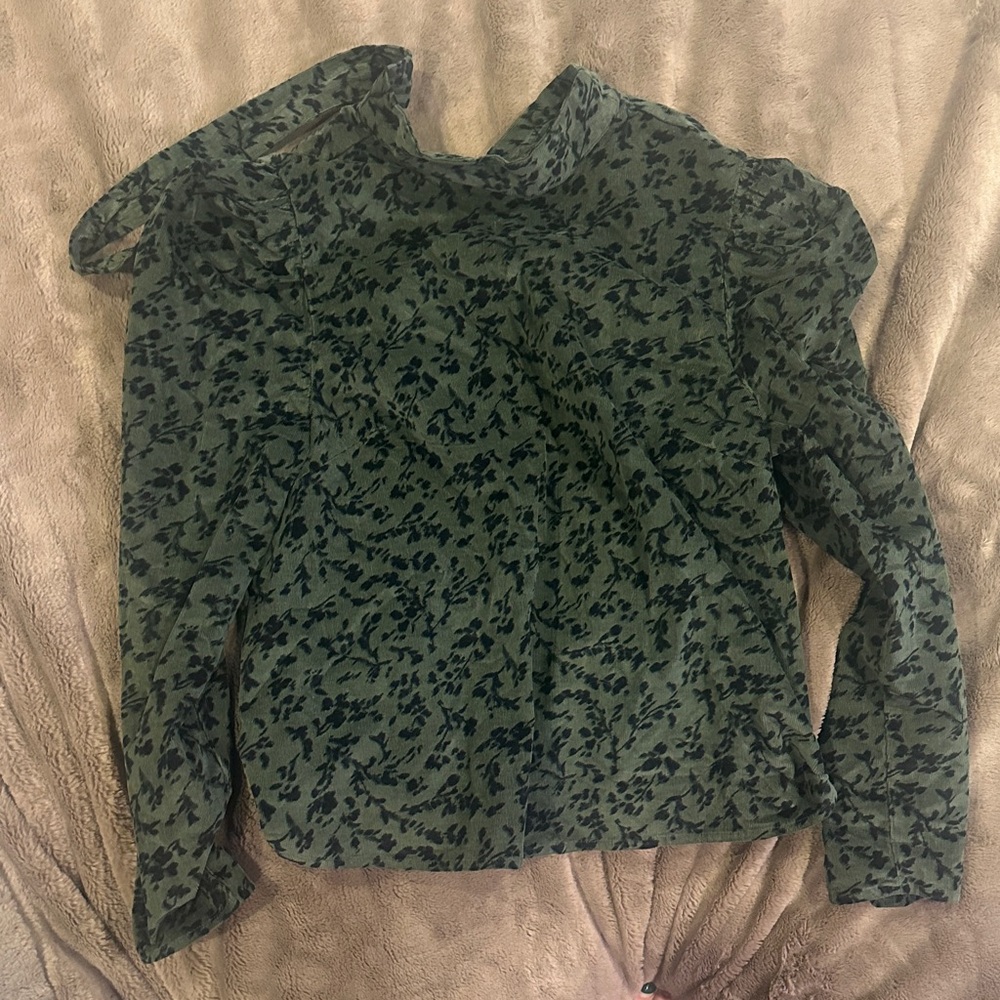 Time and Tru Olive Green Floral-Print Long Sleeve Tee